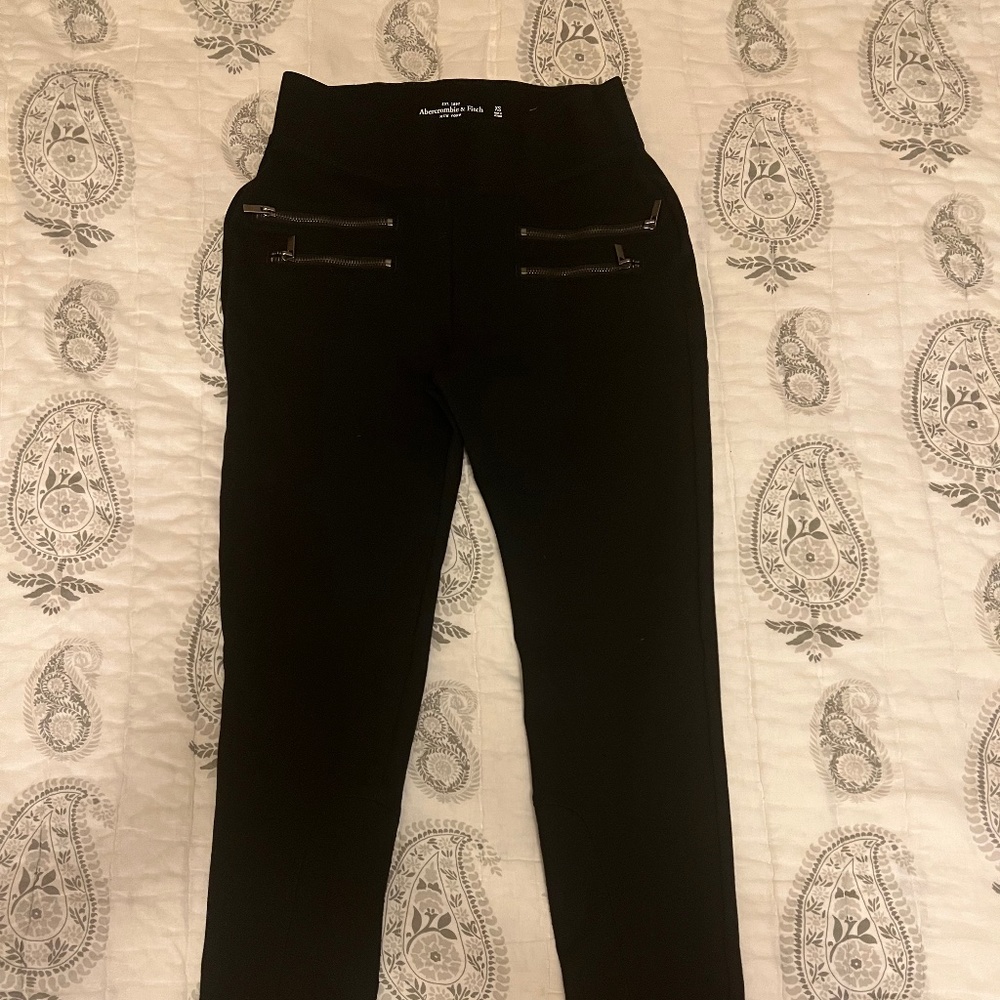 Dressy leggings